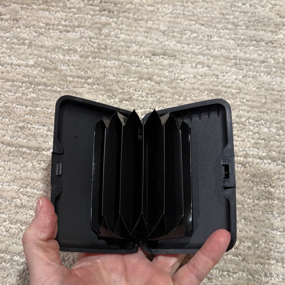 Red Armored Credit & Debit RFI ENABLED Card Holder - Picture 3 of 4